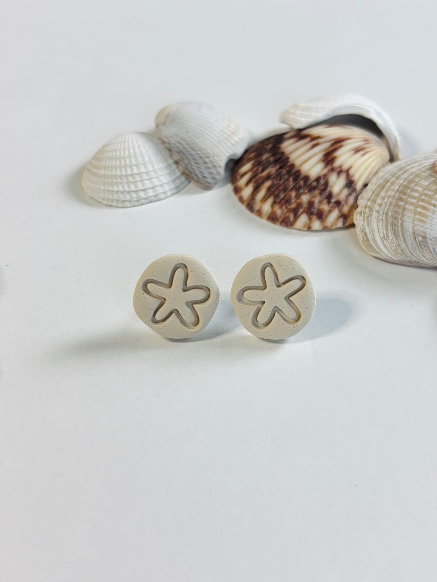 Sand Dollar Stud