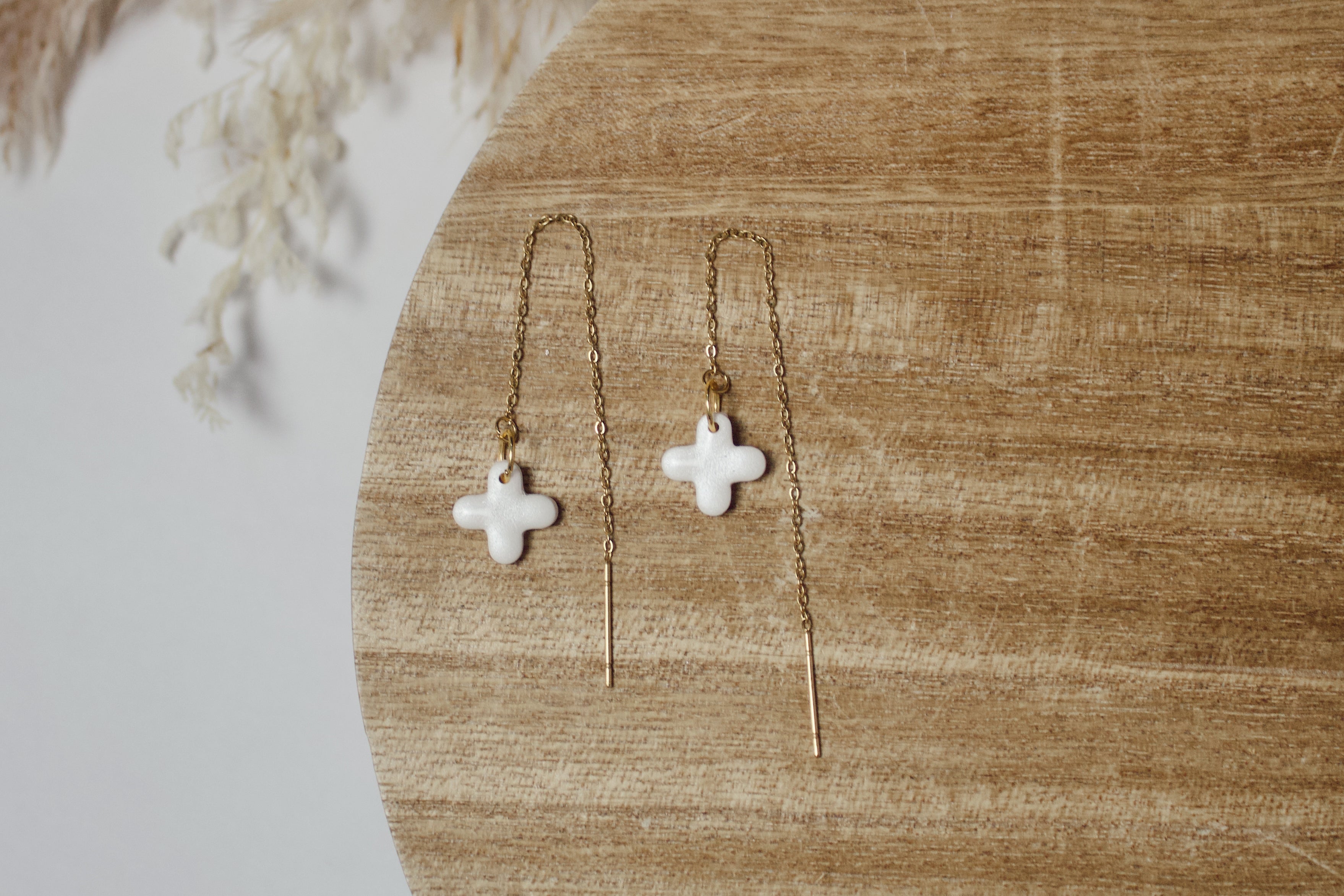 Glossed White & Gold Ear Threader