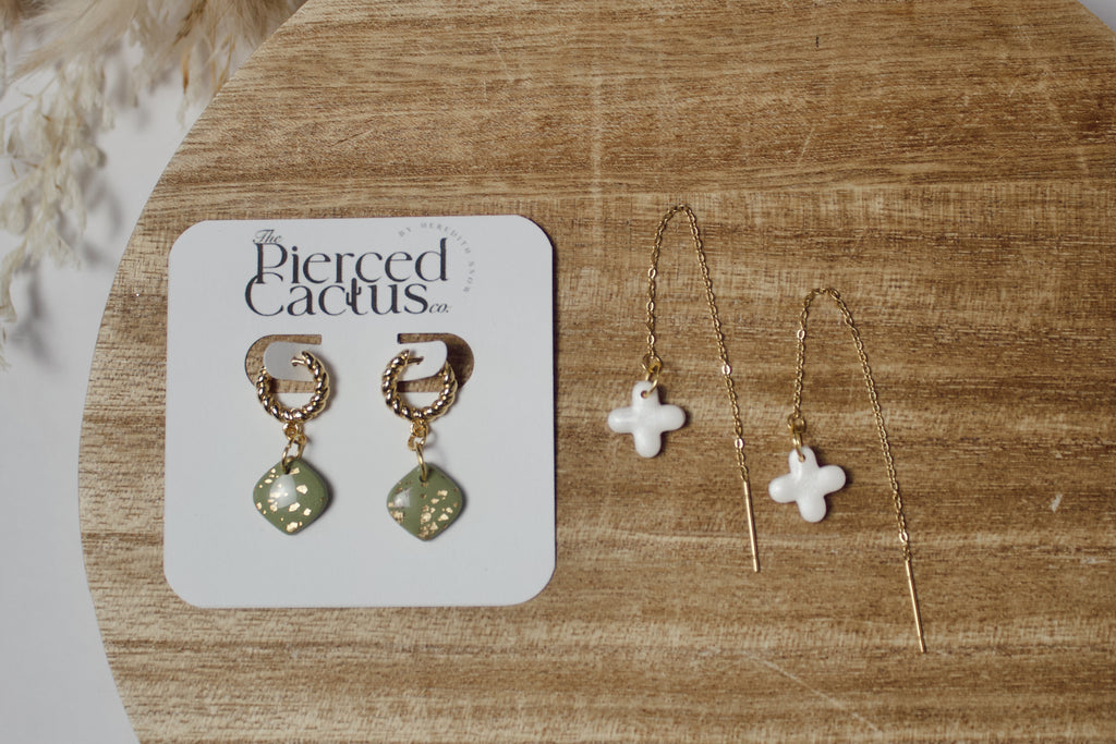 Glossed White & Gold Ear Threader