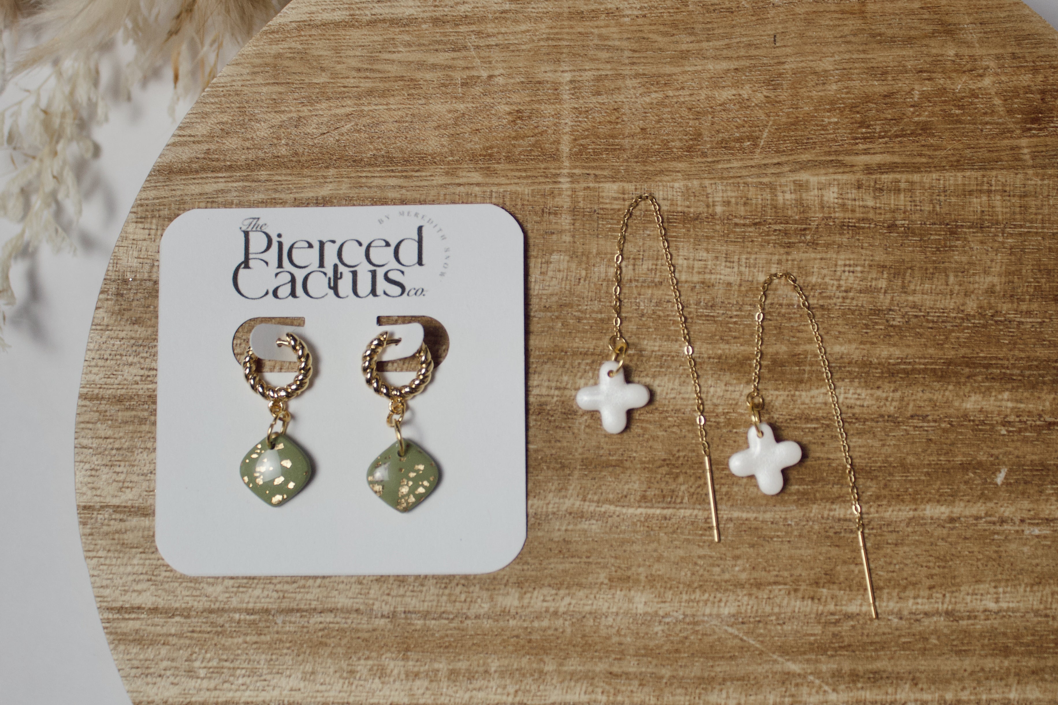 Glossed White & Gold Ear Threader