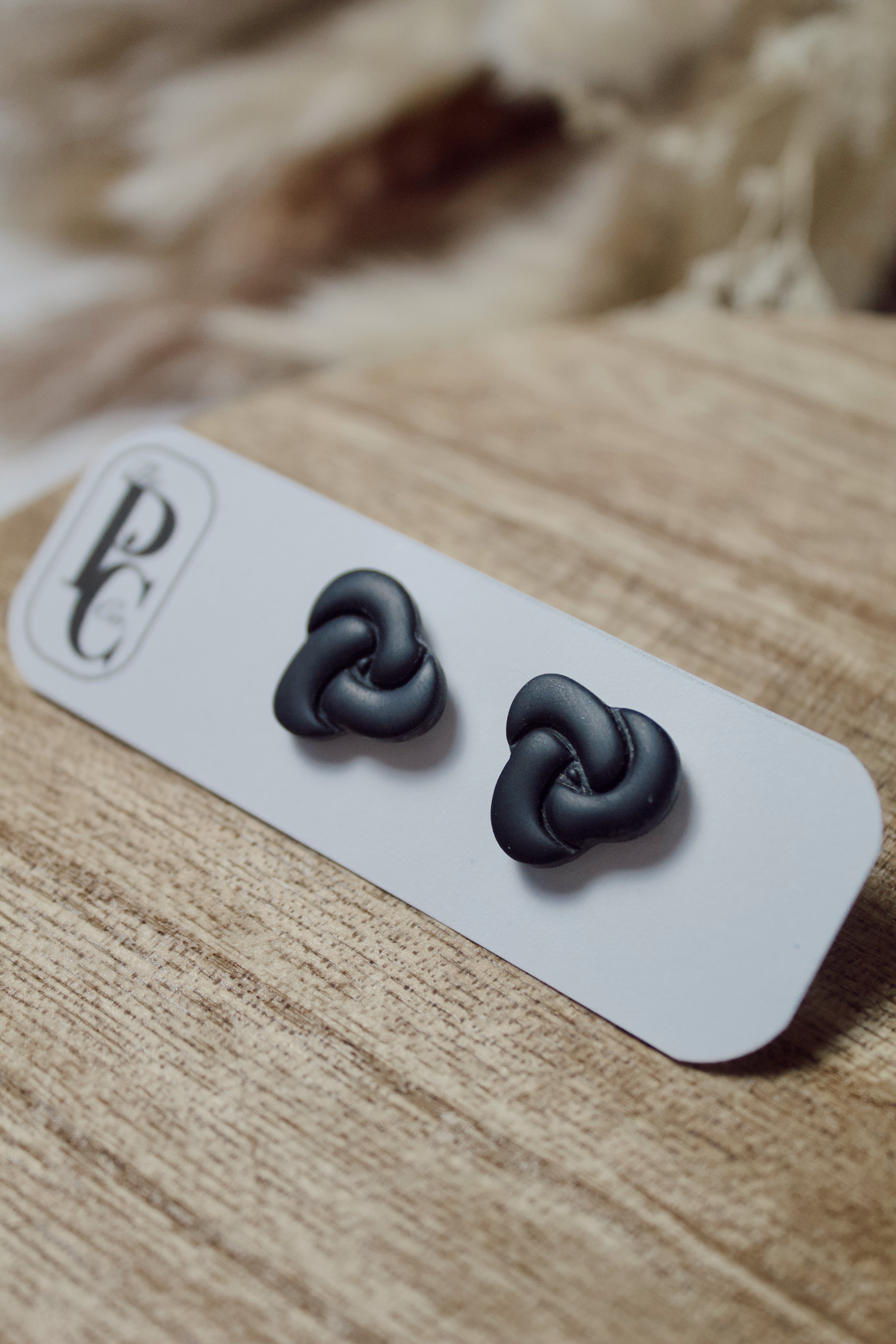 Black Knotted Stud