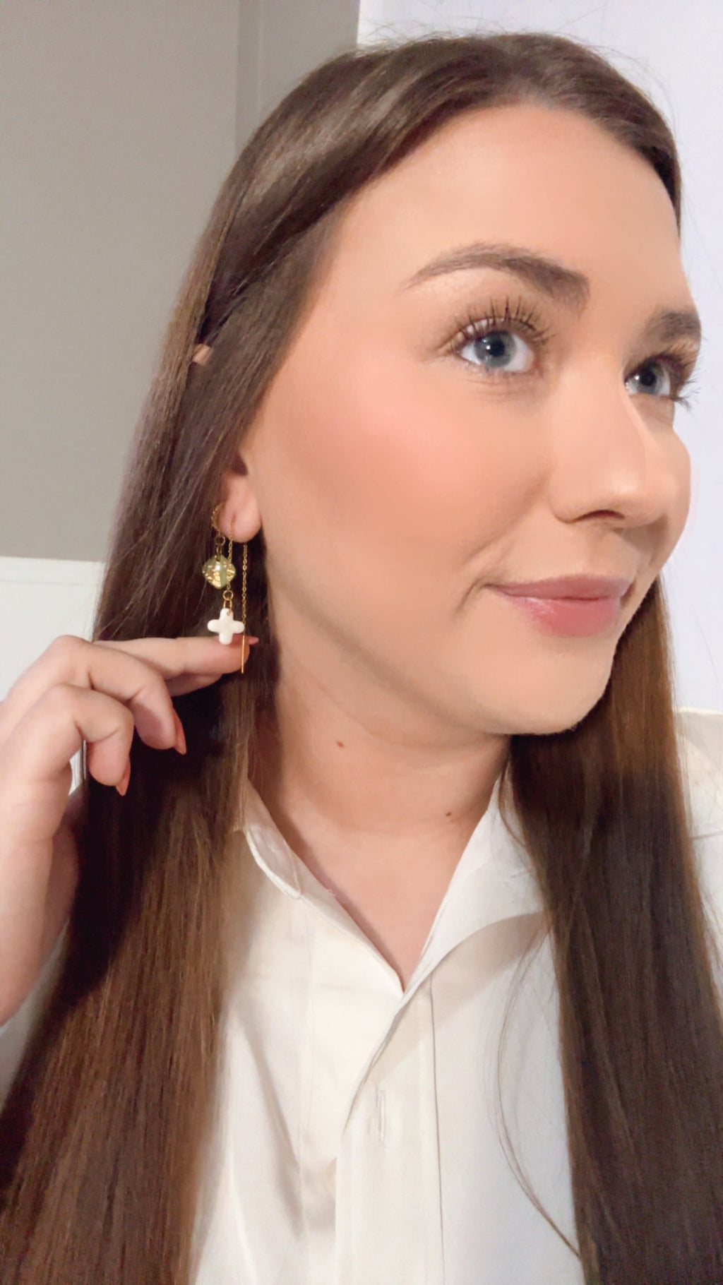 Glossed White & Gold Ear Threader