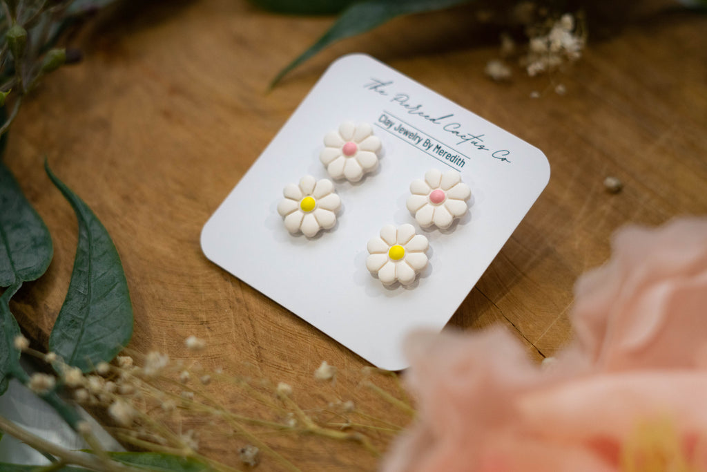 White Daisy Stud Pack