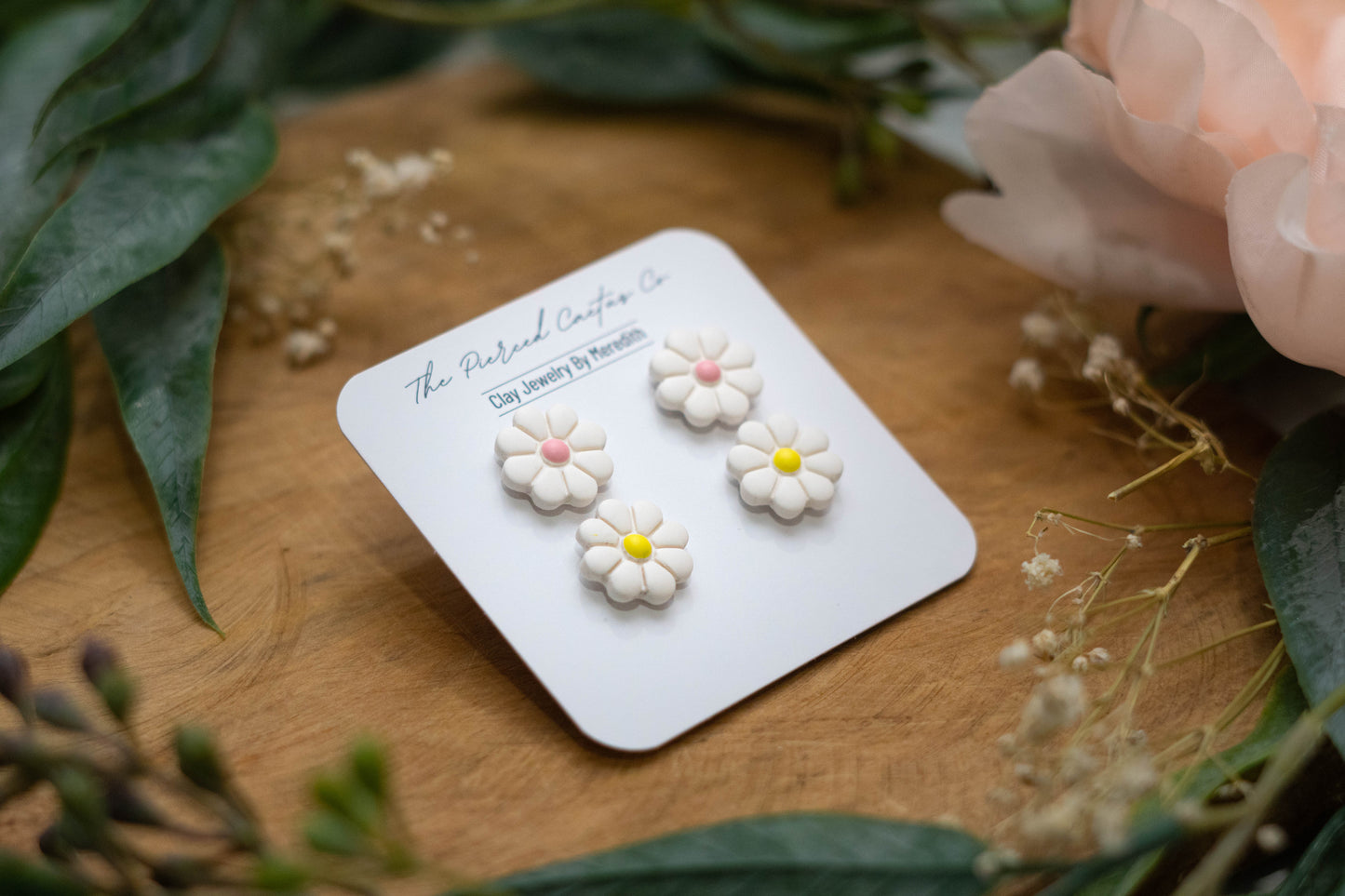 White Daisy Stud Pack