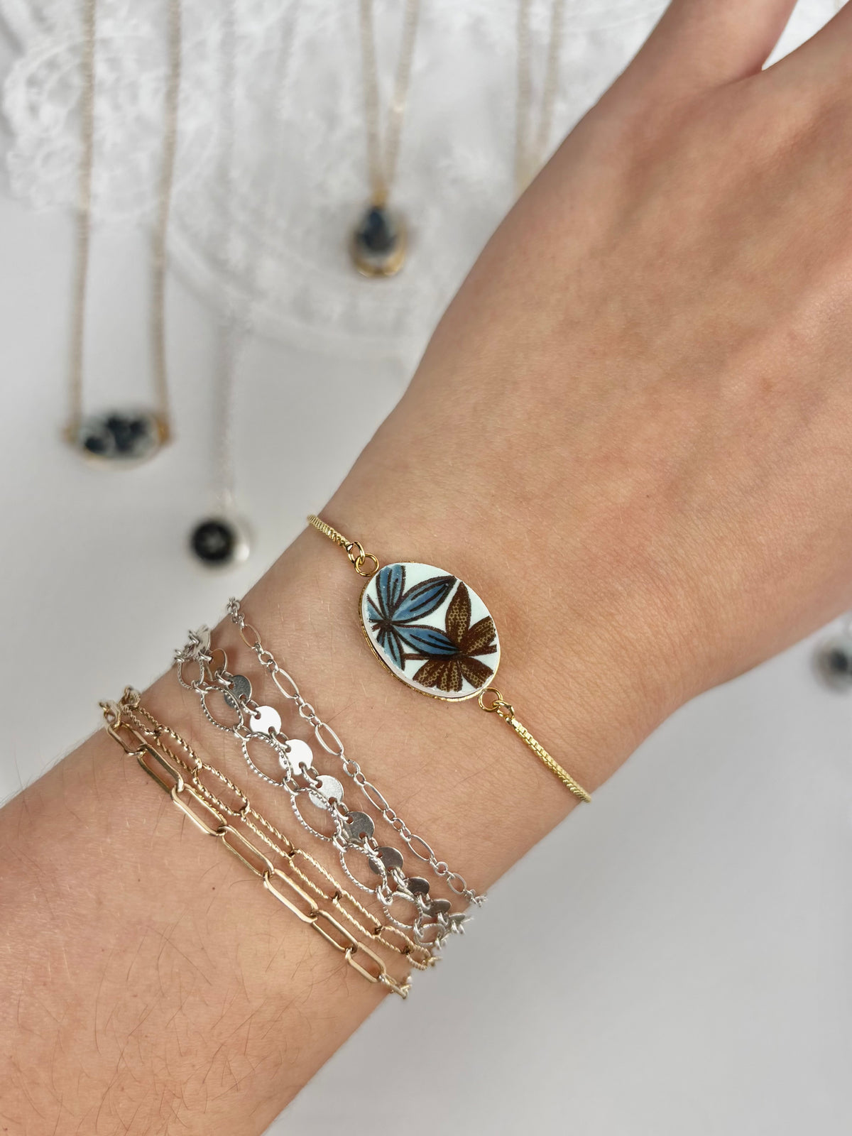 Gold Adjustable Bracelet | Adams Calyxware Ming Toi China | Ring No. 15